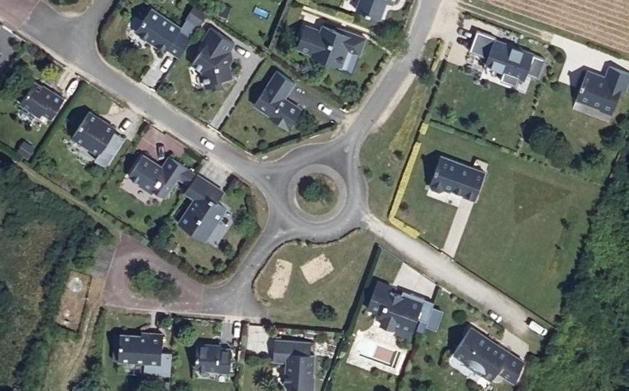 Vue aérienne du Rond-point anonyme n°26673347