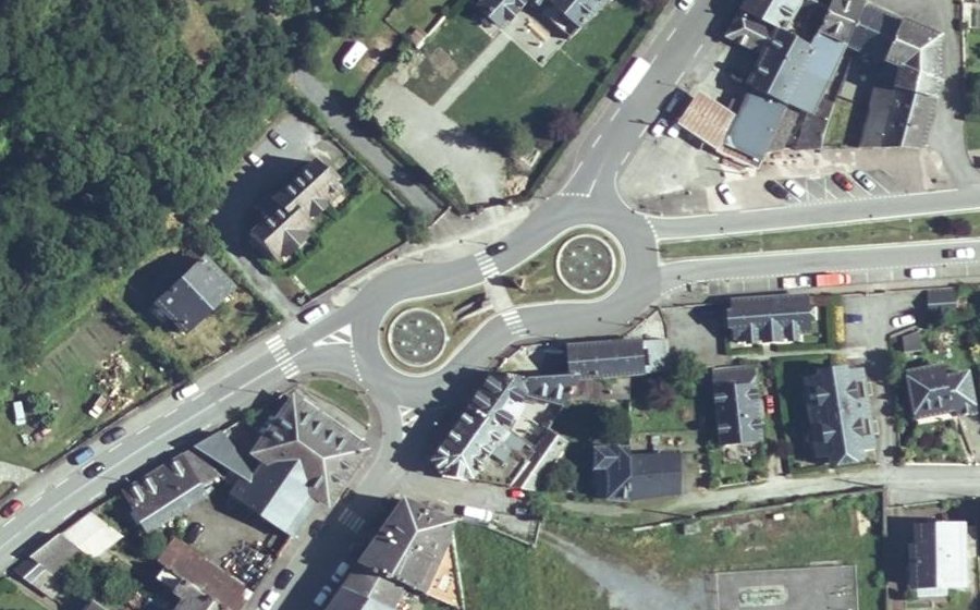 Vue aérienne du Rond-point anonyme n°26678591