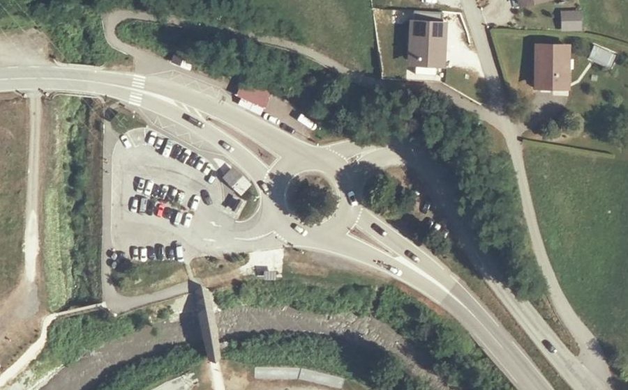 Vue aérienne du Rond-point anonyme n°26695627
