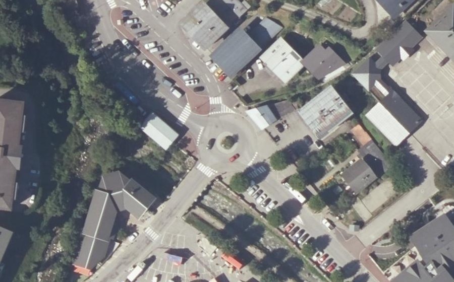 Vue aérienne du Rond-point anonyme n°26695658