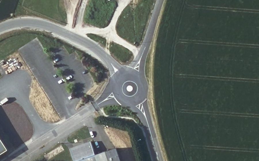 Vue aérienne du Rond-point anonyme n°26706006