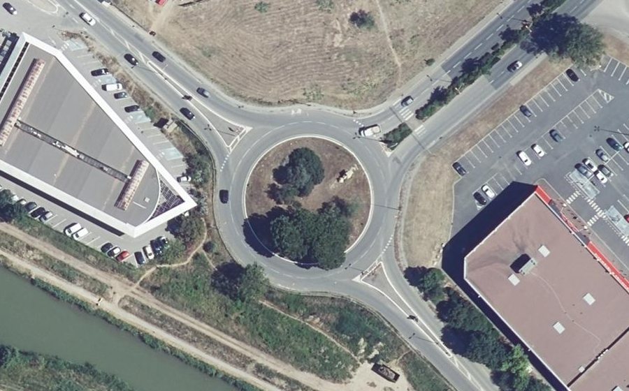 Vue aérienne du Rond-point anonyme n°26707599