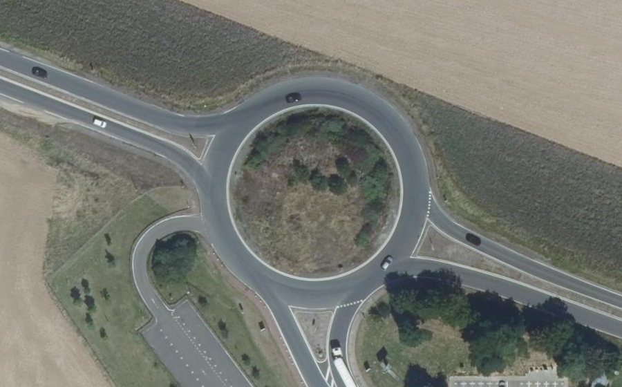 Vue aérienne du Rond-point anonyme n°26710610