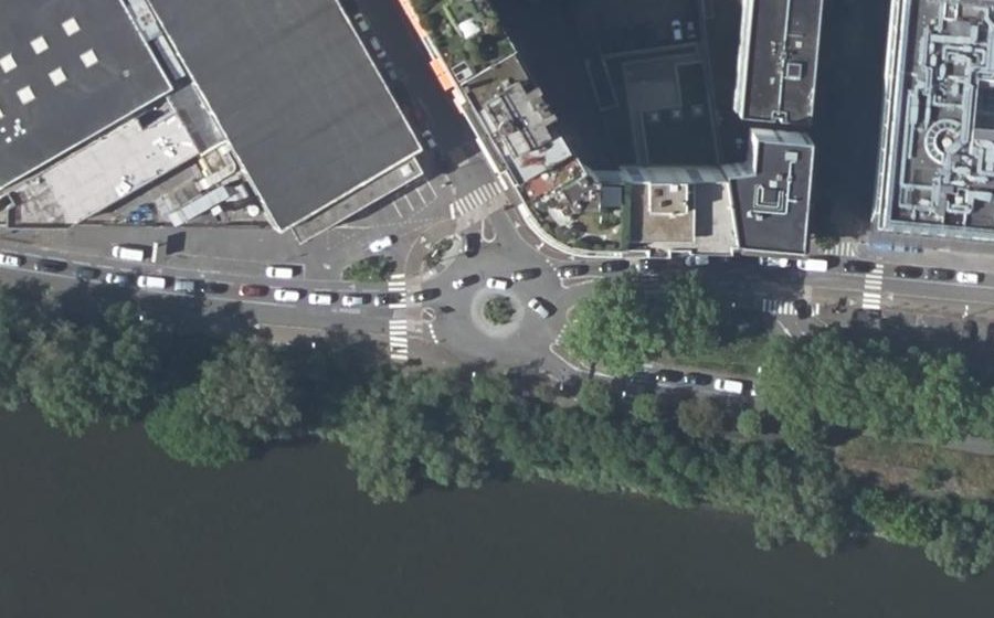 Vue aérienne du Rond-point anonyme n°26717054