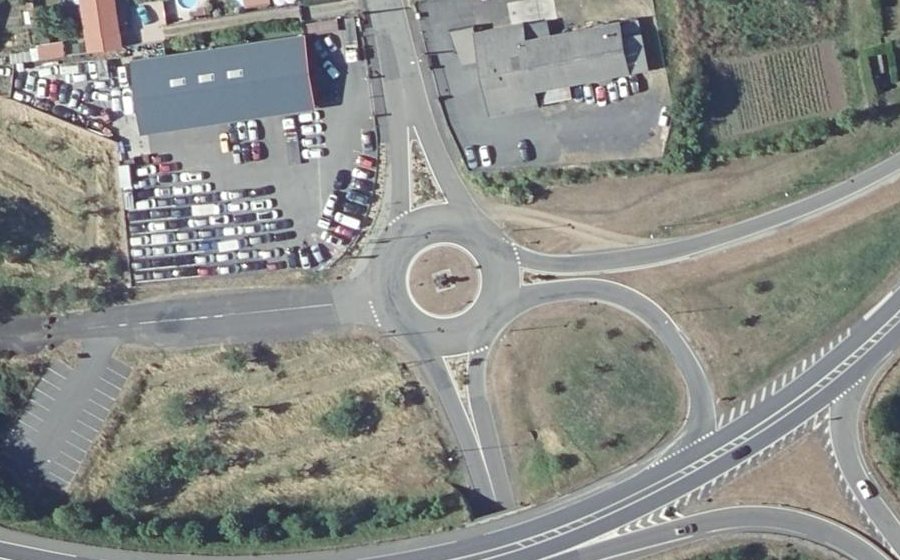 Vue aérienne du Rond-point anonyme n°26724506