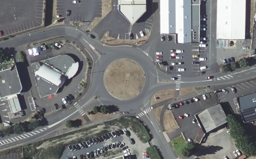 Vue aérienne du Rond-point anonyme n°26727186