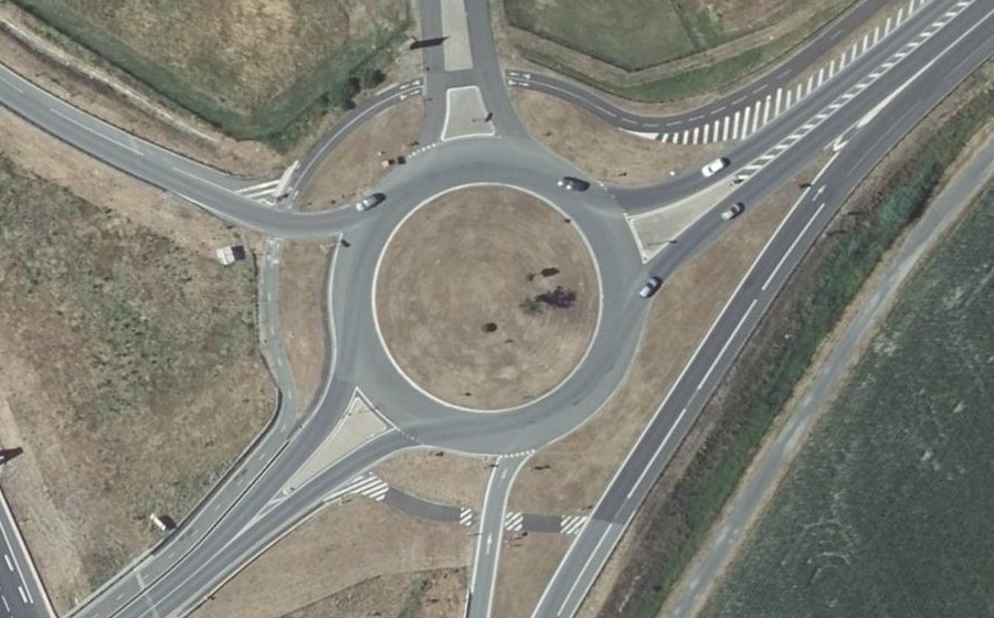 Vue aérienne du Rond-point anonyme n°26727222