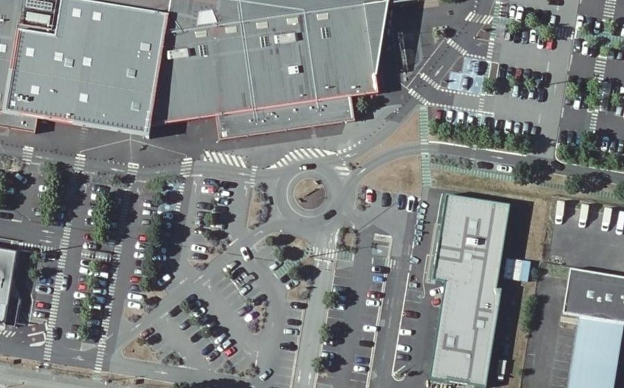Vue aérienne du Rond-point anonyme n°26727519