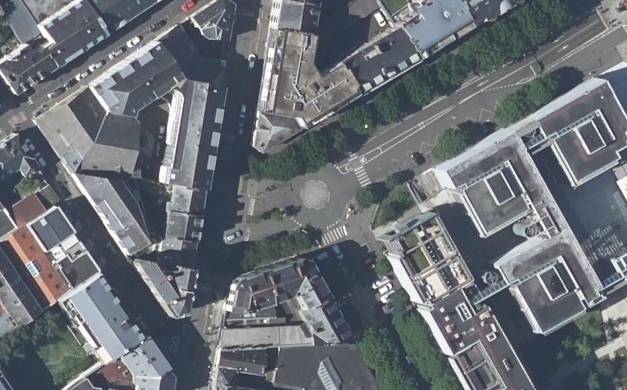 Vue aérienne du Rond-point anonyme n°26736658