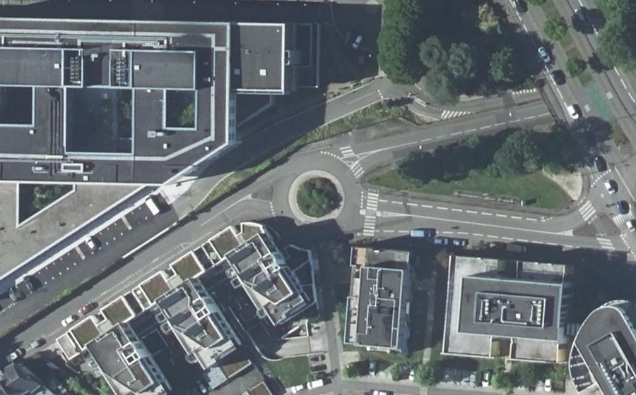 Vue aérienne du Rond-point anonyme n°26737830