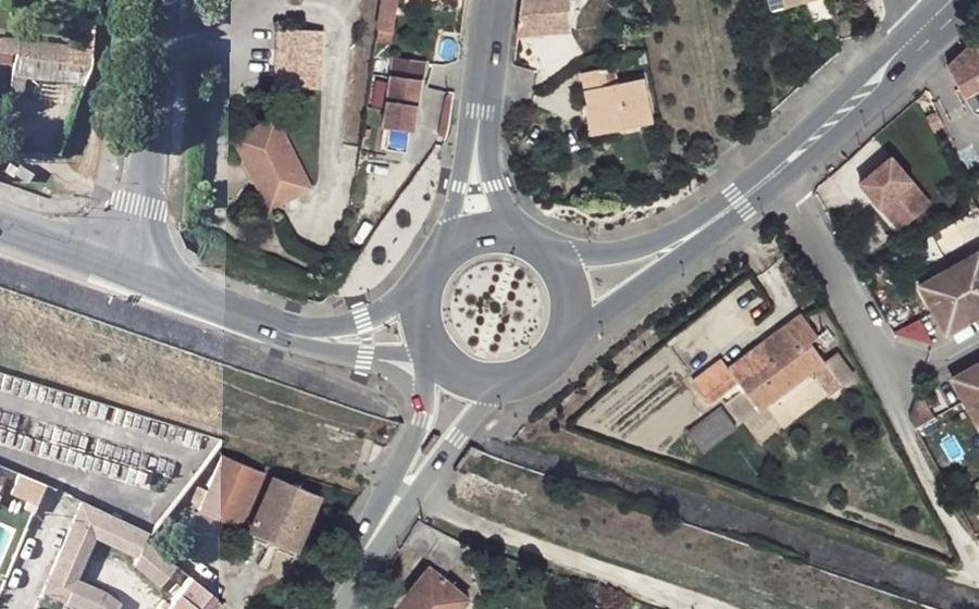 Vue aérienne du Rond-point anonyme n°26741476