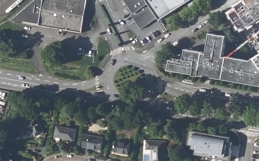 Vue aérienne du Rond-point anonyme n°26744608