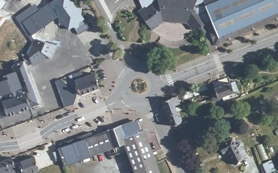 Vue aérienne du Rond-point anonyme n°26756862