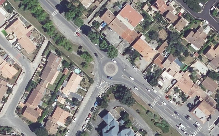 Vue aérienne du Rond-point anonyme n°26759144