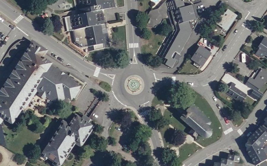 Vue aérienne du Rond-point anonyme n°26762099