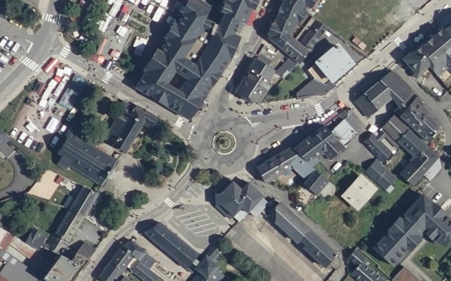 Vue aérienne du Rond-point anonyme n°26762104