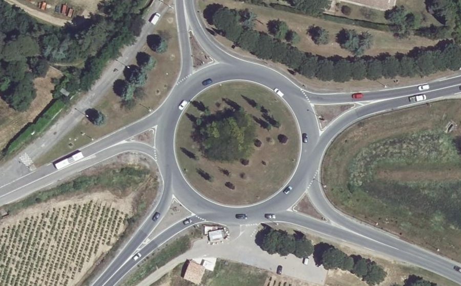 Vue aérienne du Rond-point anonyme n°26762154