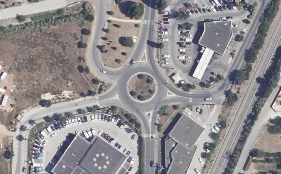 Vue aérienne du Rond-point anonyme n°26763437