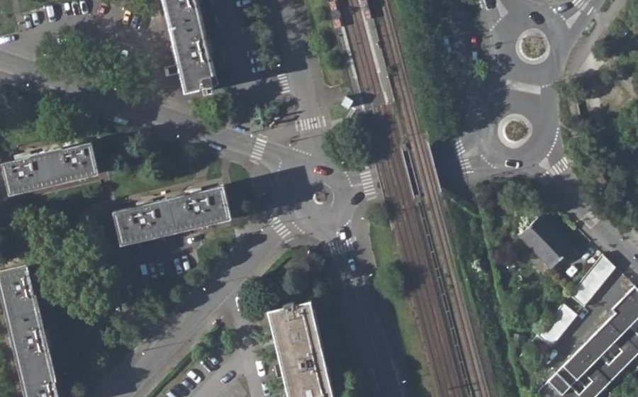 Vue aérienne du Rond-point anonyme n°26763832