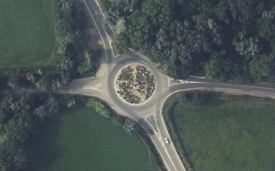 Vue aérienne du Rond-point anonyme n°26764262