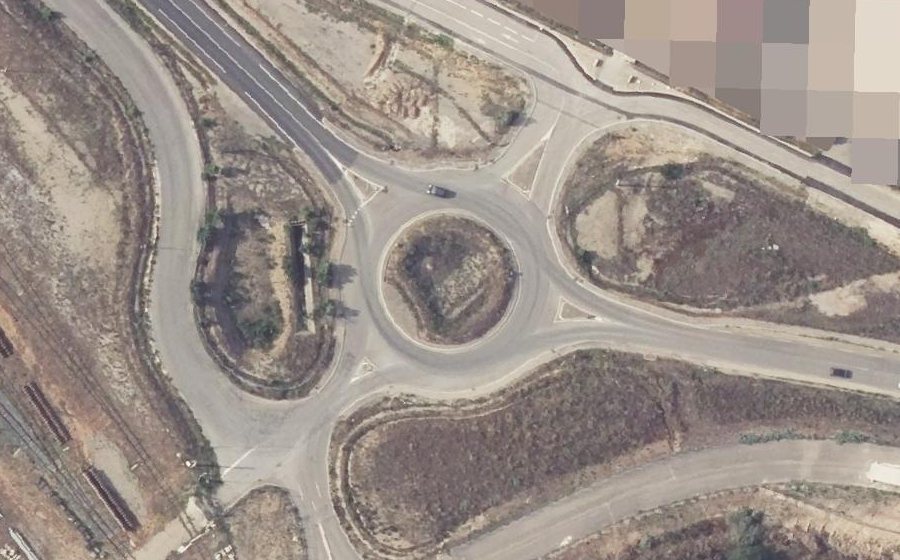 Vue aérienne du Rond-point anonyme n°26764338