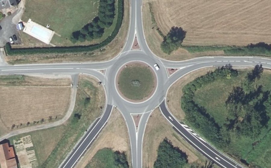 Vue aérienne du Rond-point anonyme n°26768299