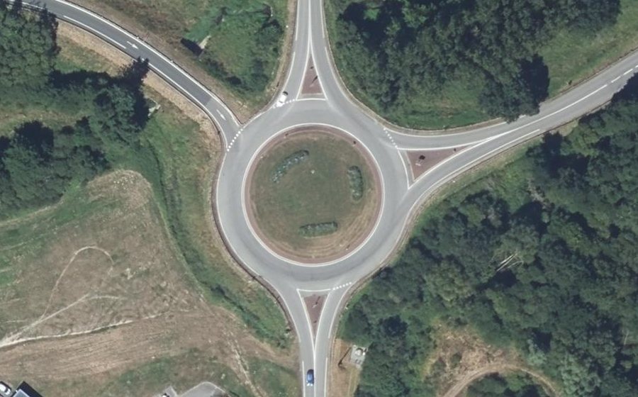 Vue aérienne du Rond-point anonyme n°26768327