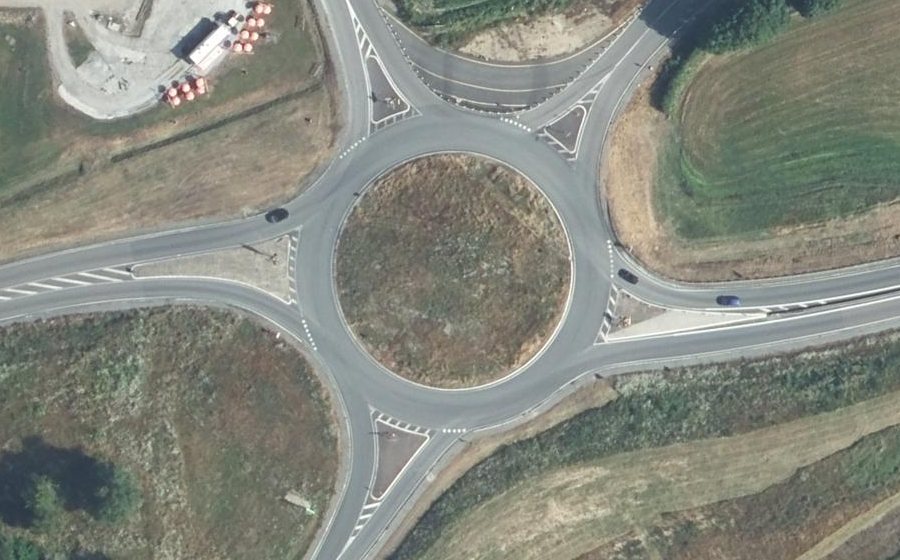 Vue aérienne du Rond-point anonyme n°26768663