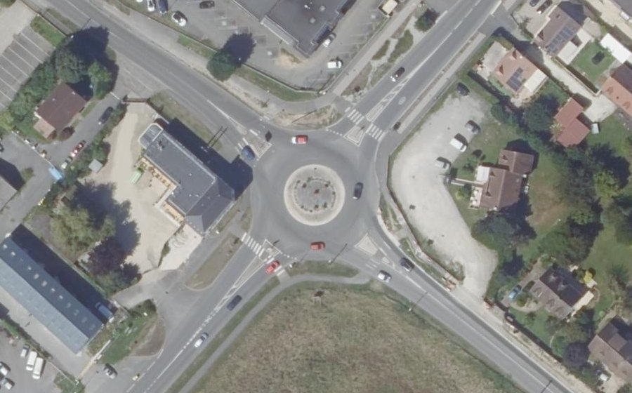 Vue aérienne du Rond-point anonyme n°26772488