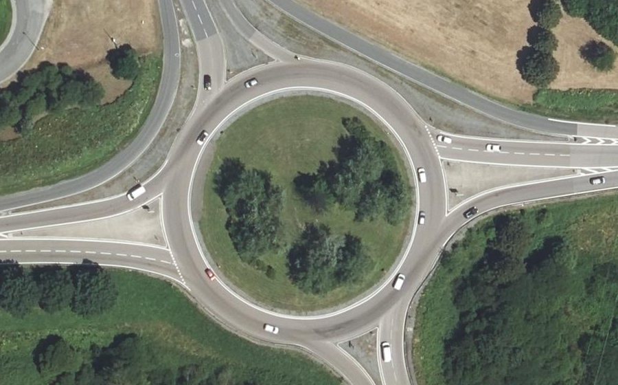 Vue aérienne du Rond-point anonyme n°26773878