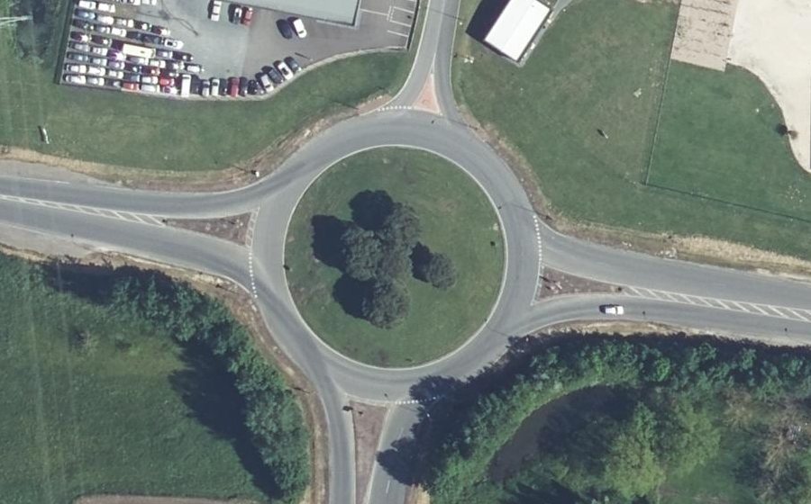 Vue aérienne du Rond-point anonyme n°26781526