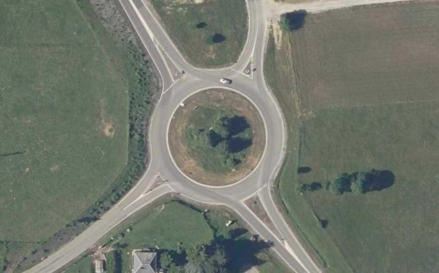 Vue aérienne du Rond-point anonyme n°26782662