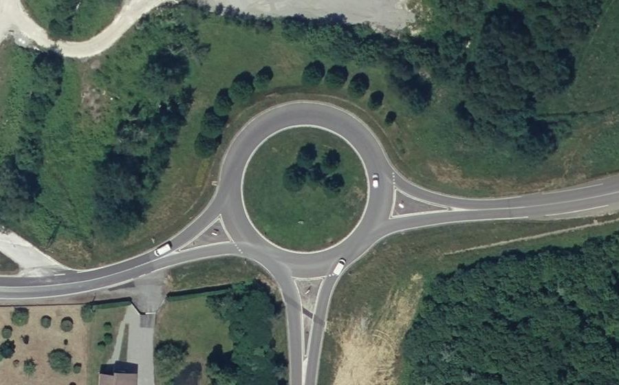 Vue aérienne du Rond-point anonyme n°26782665