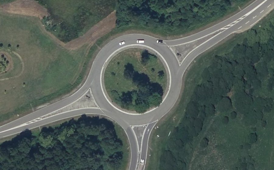 Vue aérienne du Rond-point anonyme n°26782671