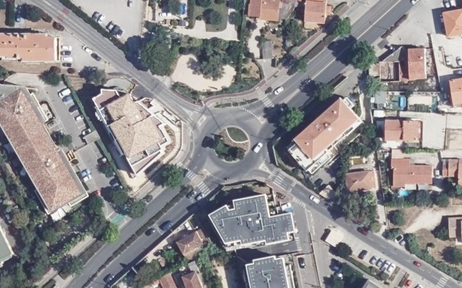 Vue aérienne du Rond-point anonyme n°26782796