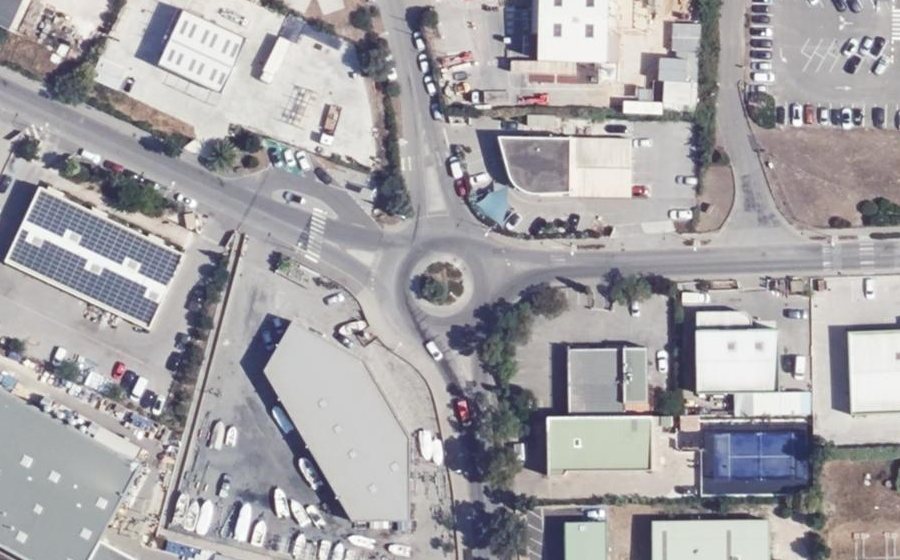 Vue aérienne du Rond-point anonyme n°26782818