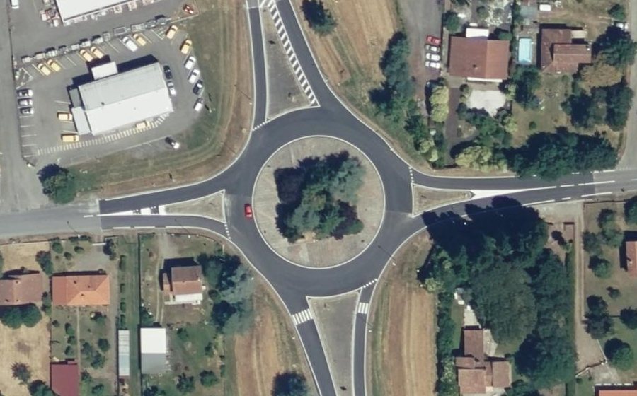 Vue aérienne du Rond-point anonyme n°26788278
