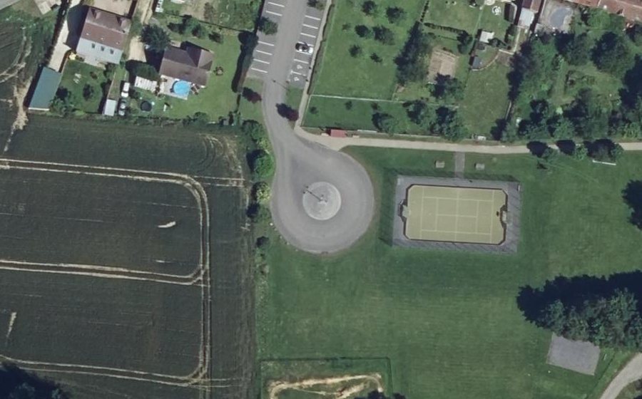 Vue aérienne du Rond-point anonyme n°268002537