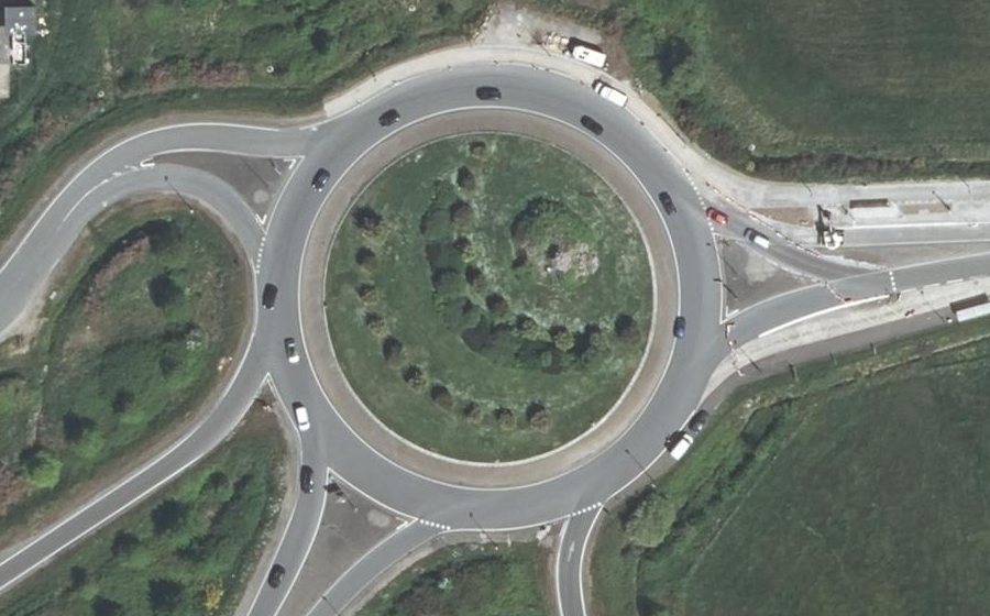 Vue aérienne du Rond-point anonyme n°26806611