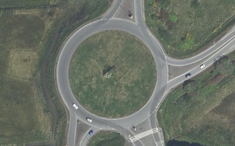 Vue aérienne du Rond-point anonyme n°26806613