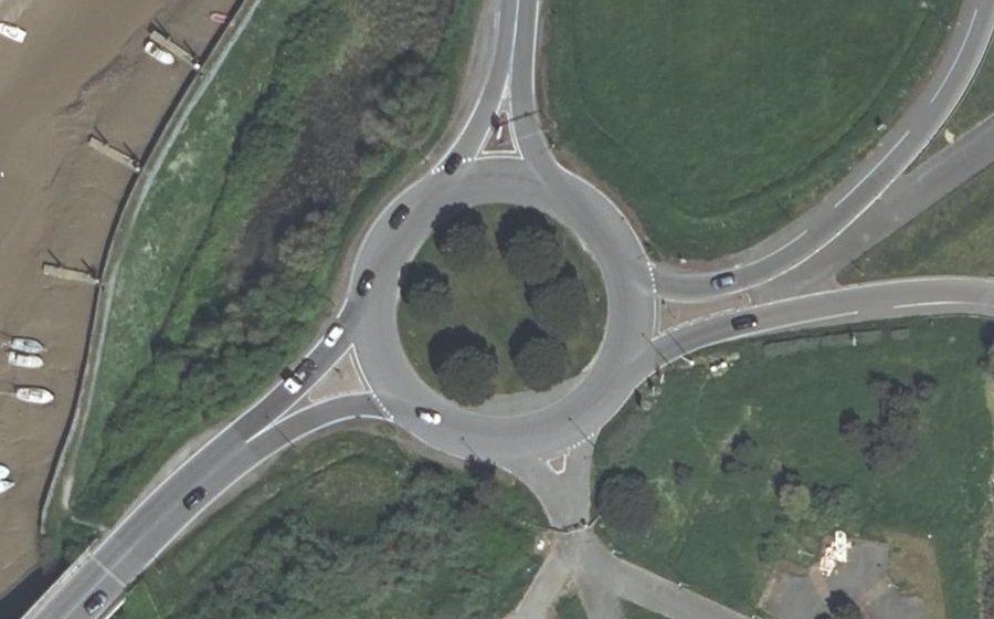 Vue aérienne du Rond-point anonyme n°26806628