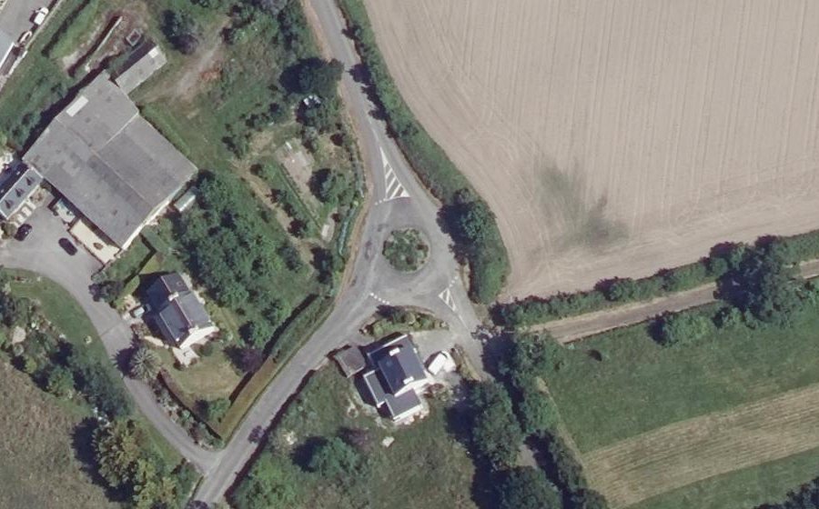 Vue aérienne du Rond-point anonyme n°268072166