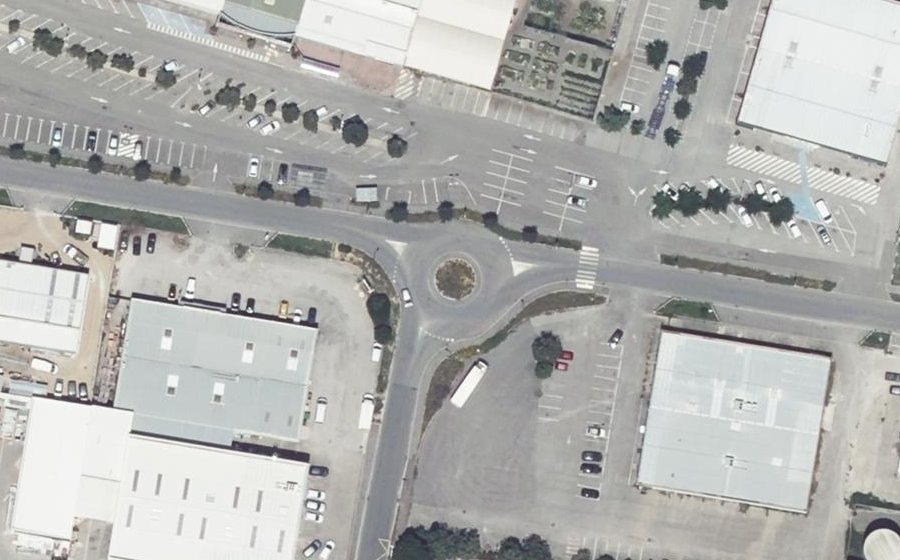 Vue aérienne du Rond-point anonyme n°26808507