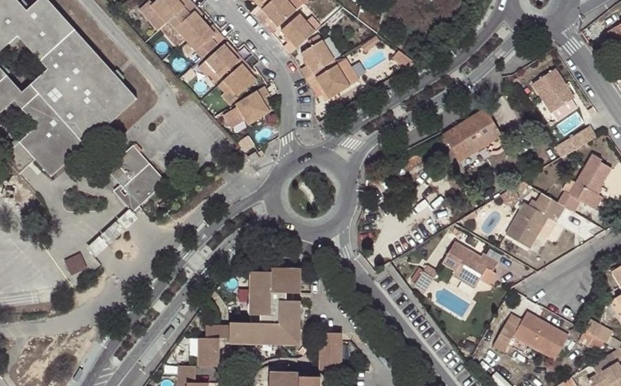 Vue aérienne du Rond-point anonyme n°26812955