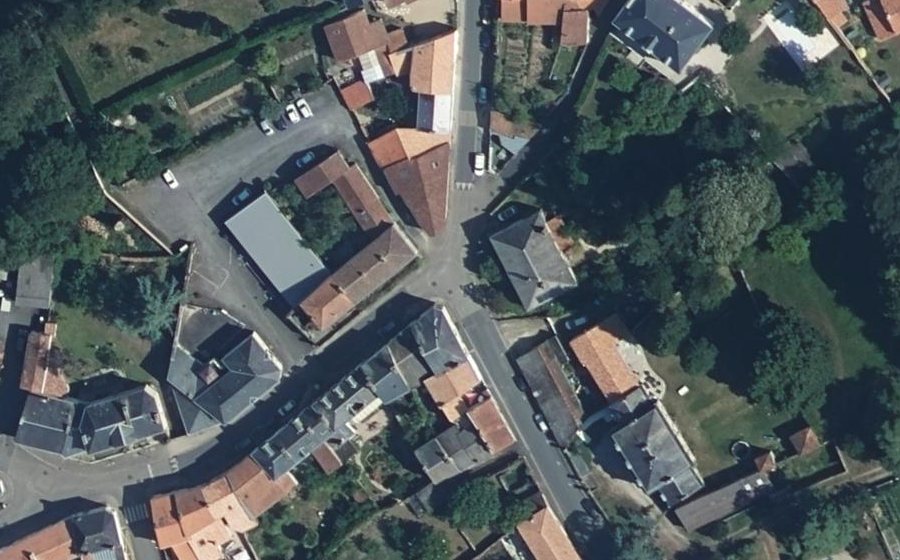 Vue aérienne du Rond-point anonyme n°268146829