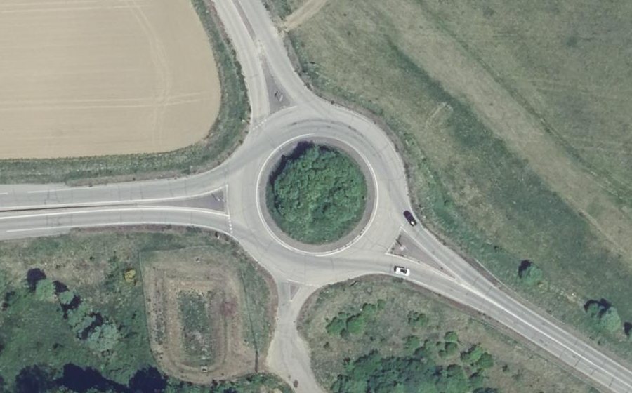 Vue aérienne du Rond-point anonyme n°26840780