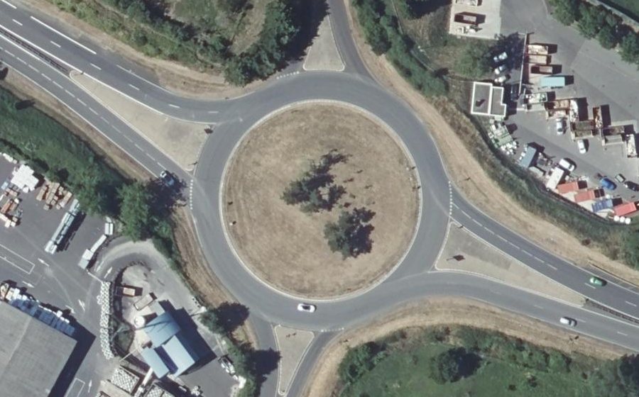Vue aérienne du Rond-point anonyme n°26926097
