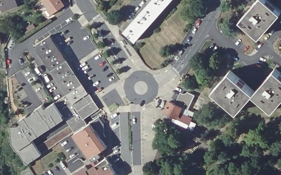 Vue aérienne du Rond-point anonyme n°26926396