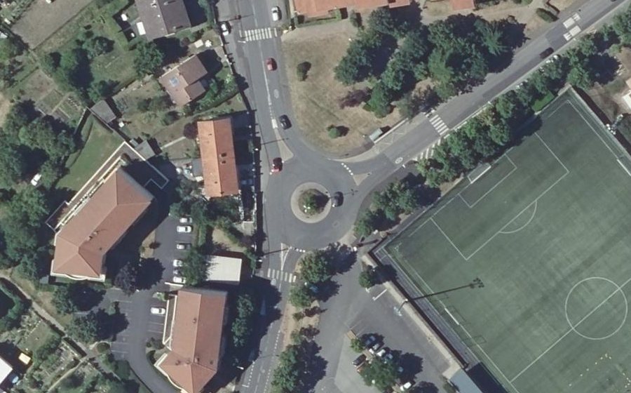 Vue aérienne du Rond-point anonyme n°26926398