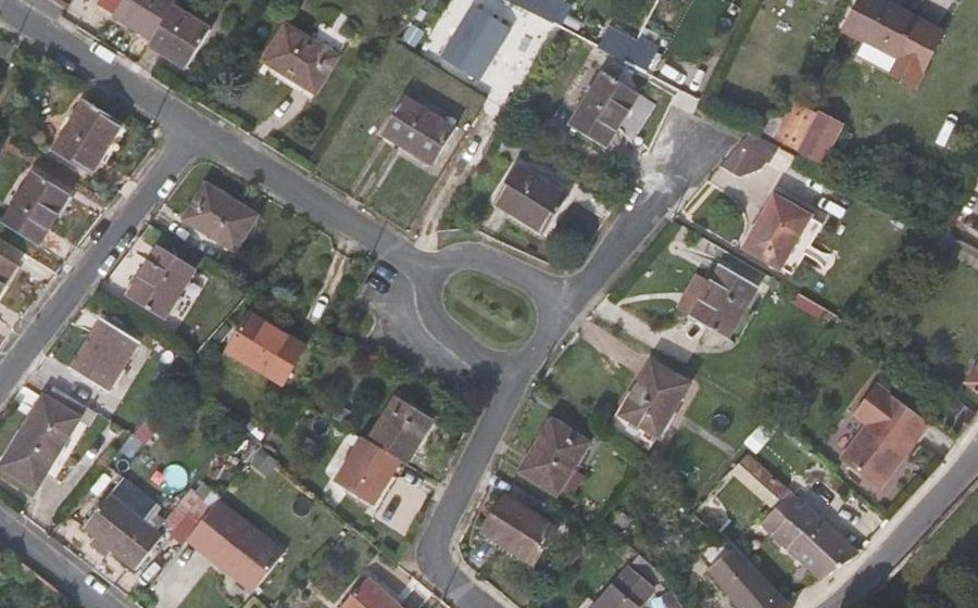 Vue aérienne du Rond-point anonyme n°26927680